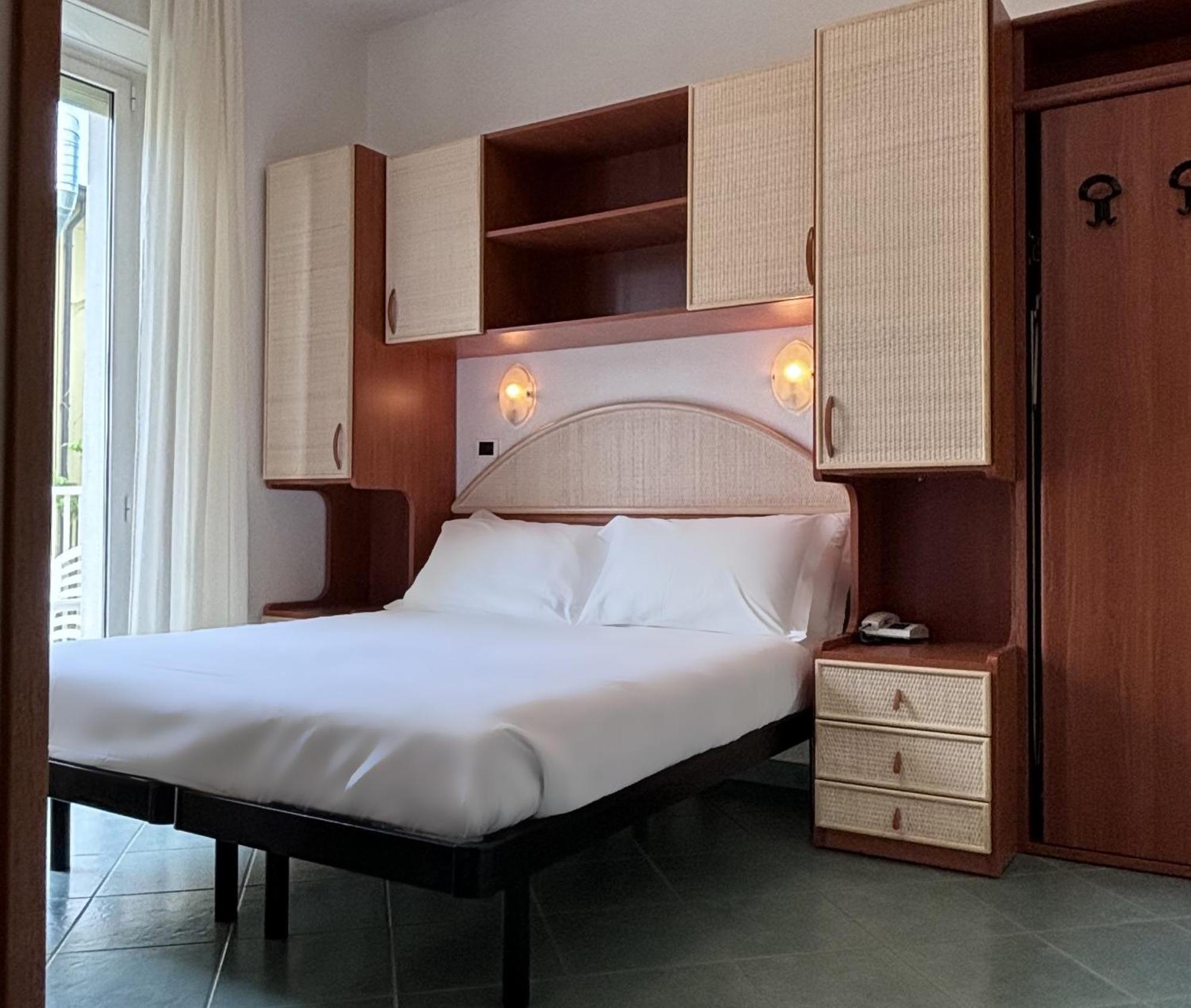 Pinetina Mare Baby Family Hotel Pinarella Esterno foto