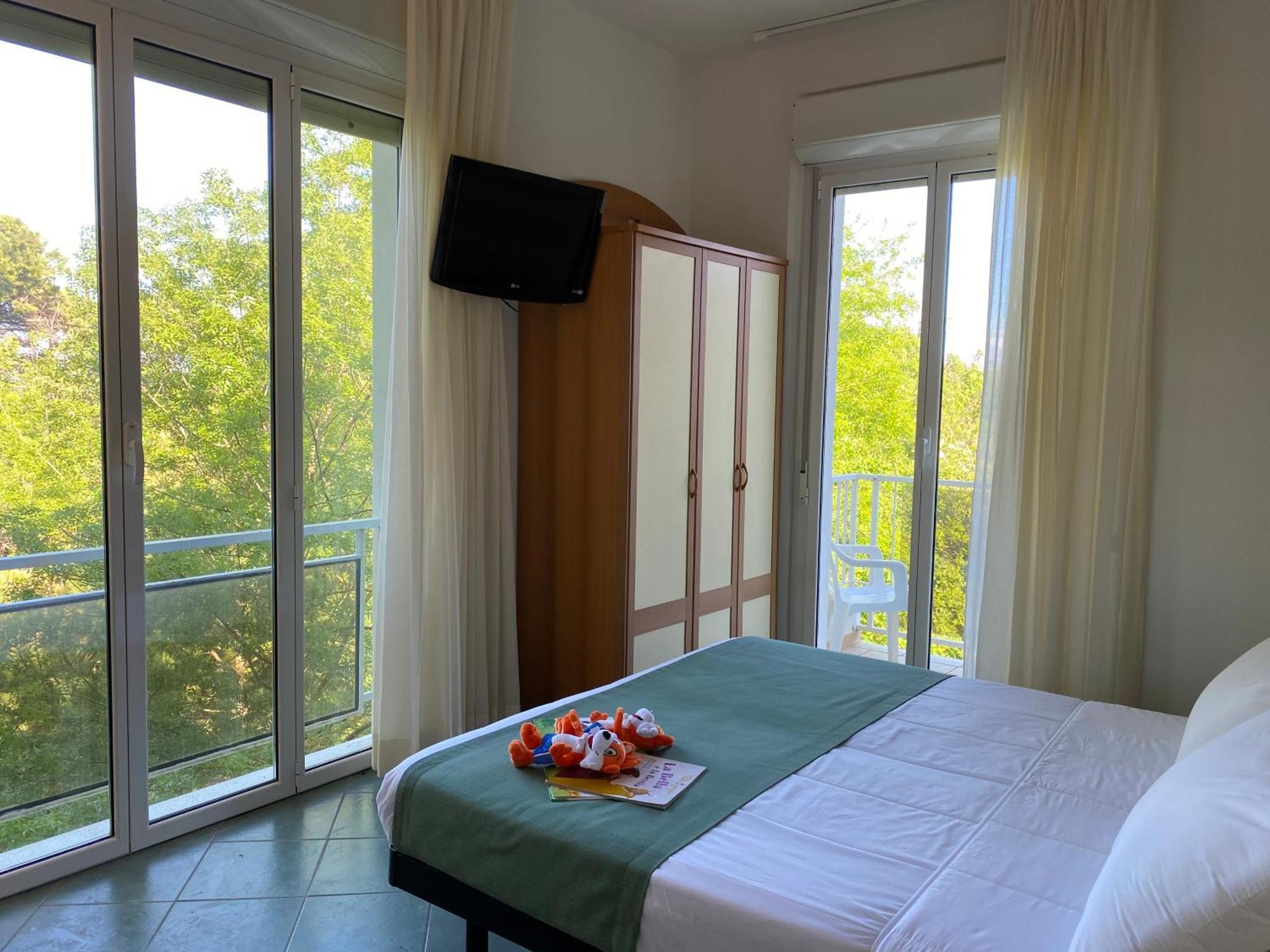 Pinetina Mare Baby Family Hotel Pinarella Esterno foto