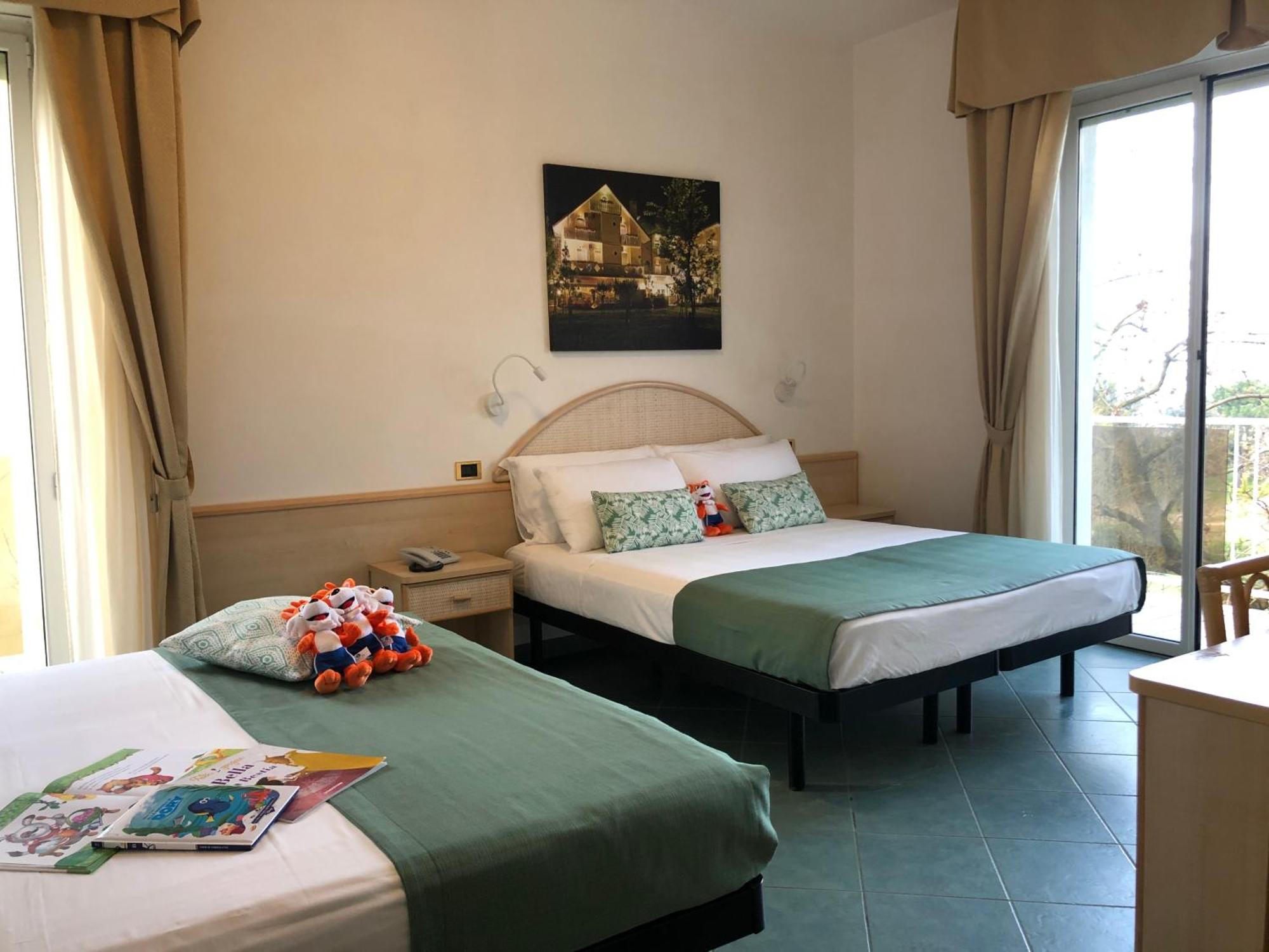 Pinetina Mare Baby Family Hotel Pinarella Esterno foto