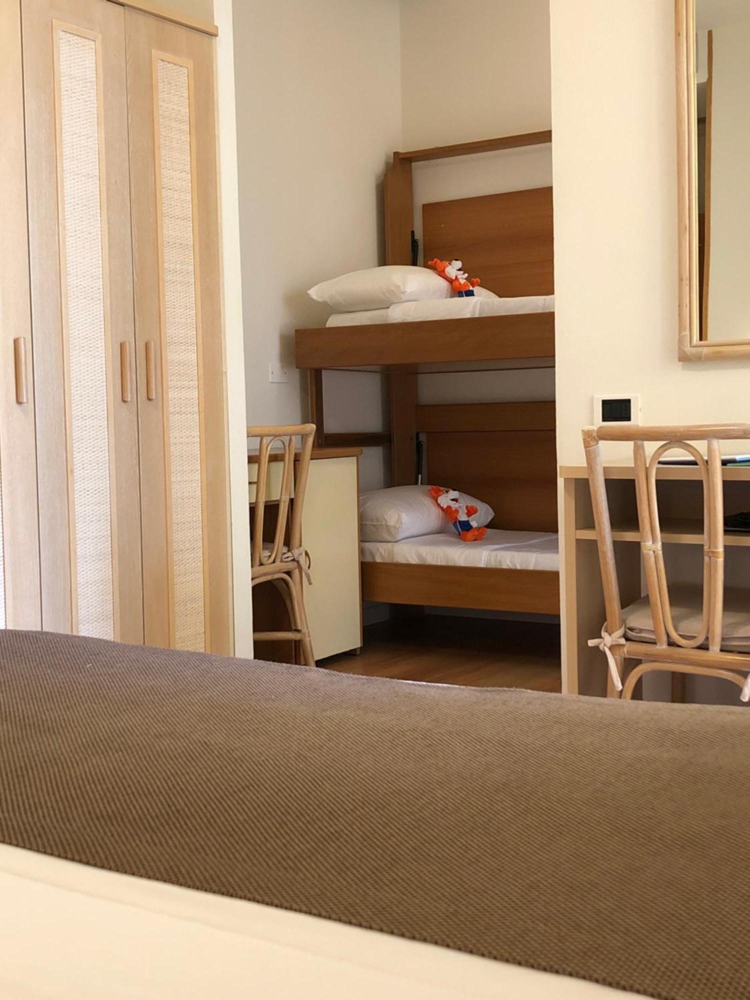 Pinetina Mare Baby Family Hotel Pinarella Esterno foto