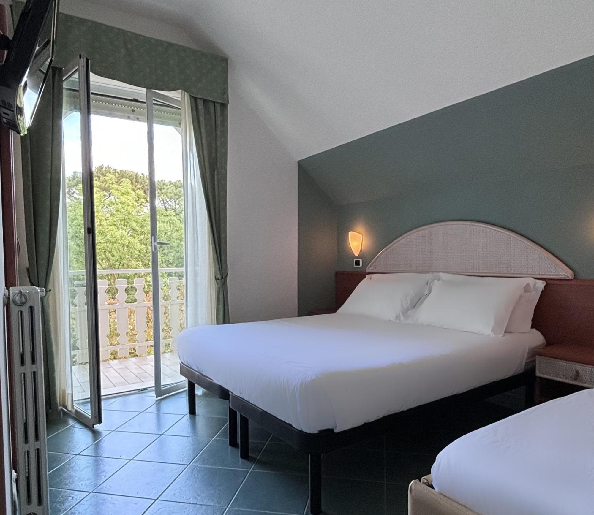 Pinetina Mare Baby Family Hotel Pinarella Esterno foto