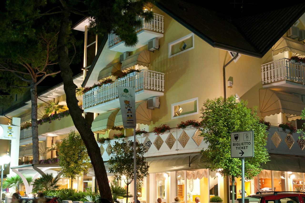 Pinetina Mare Baby Family Hotel Pinarella Esterno foto