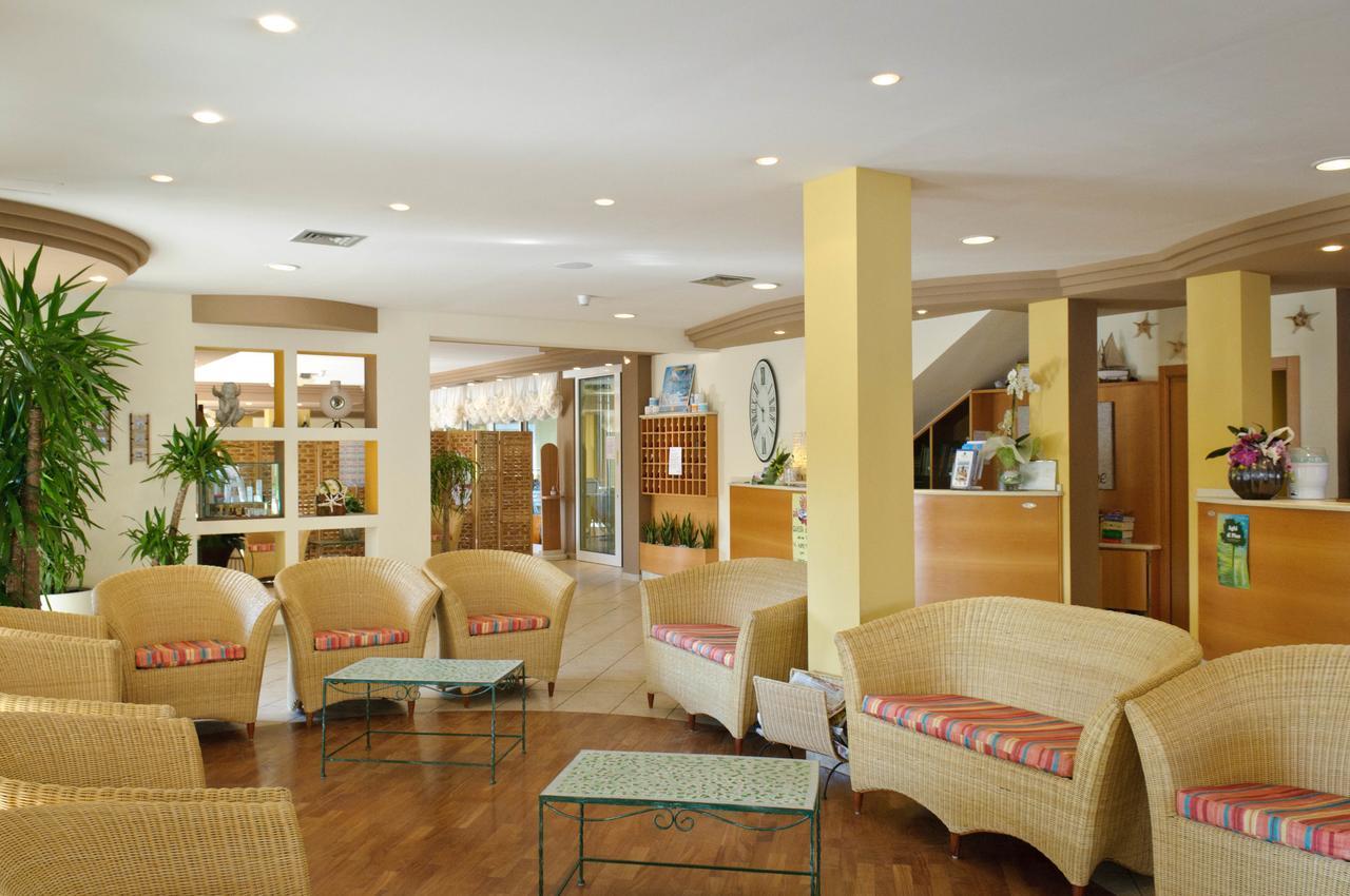 Pinetina Mare Baby Family Hotel Pinarella Esterno foto