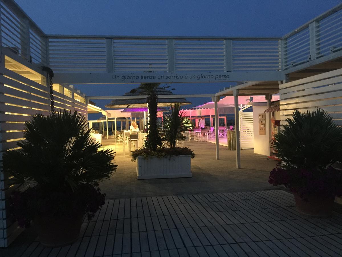 Pinetina Mare Baby Family Hotel Pinarella Esterno foto