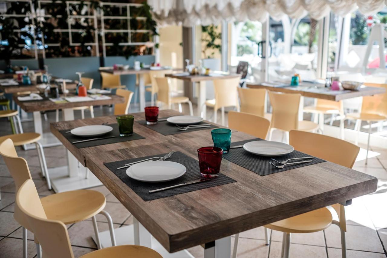 Pinetina Mare Baby Family Hotel Pinarella Esterno foto