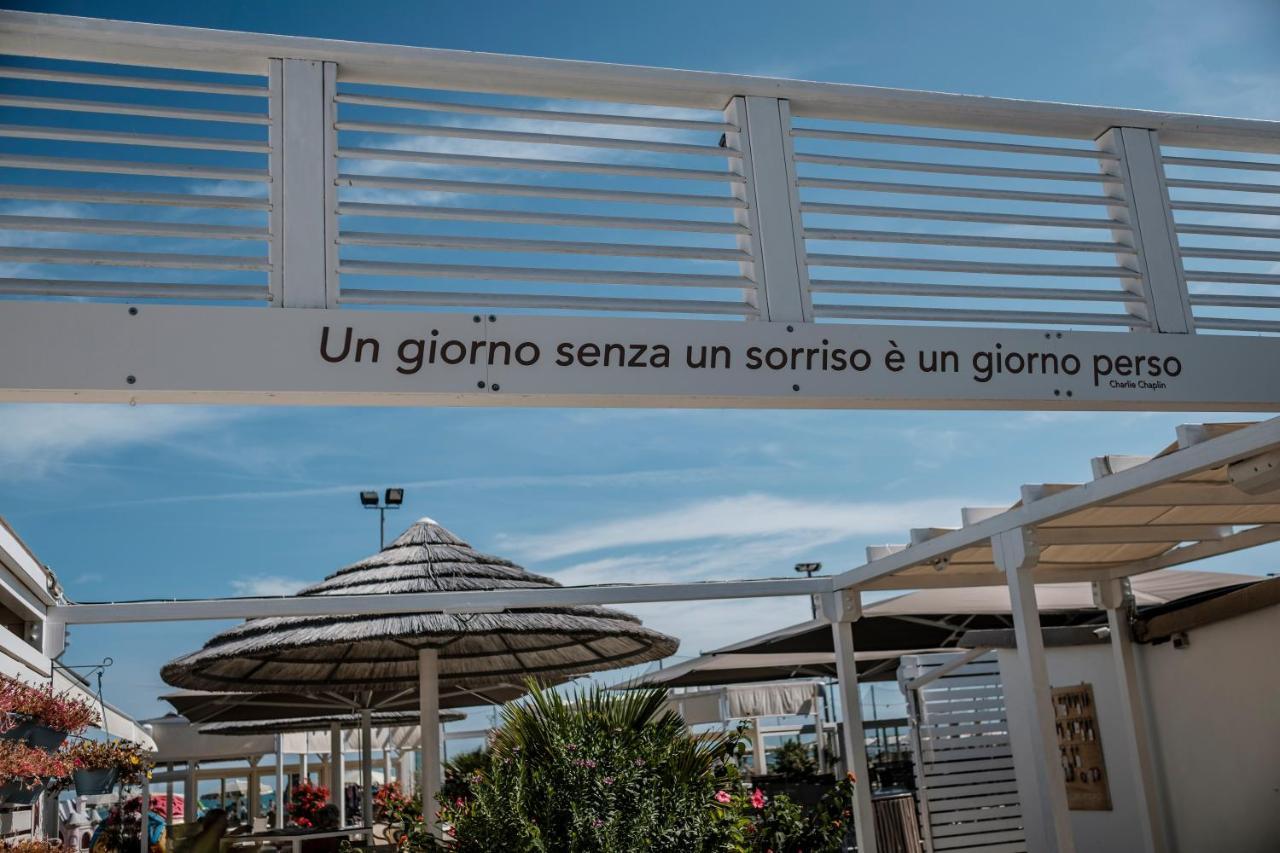 Pinetina Mare Baby Family Hotel Pinarella Esterno foto